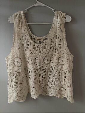 Crochet Lace Sleeveless Top - WHITE (pictures look cream)